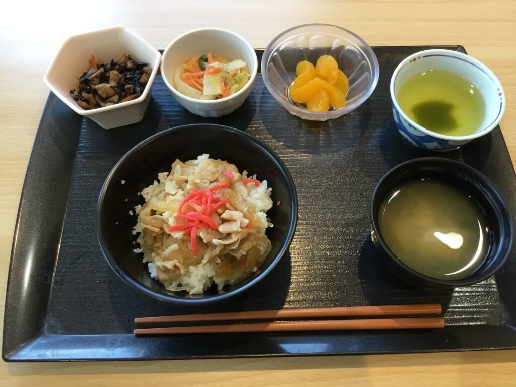 豚丼　ランチメニュー